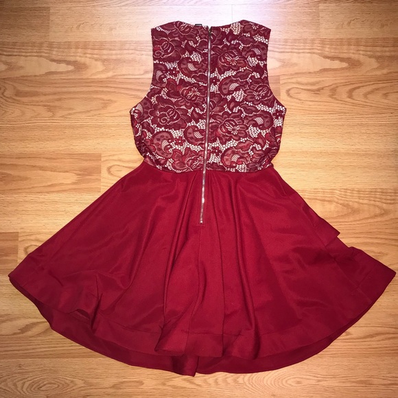 Gorgeous wine red dress - Picture 2 of 4
